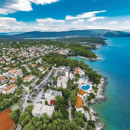 2 Bedroom Cozy Apartment In Malinska Appartement