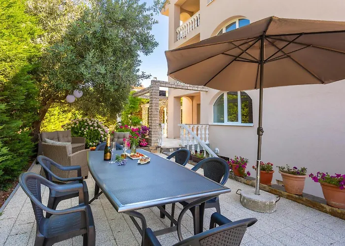 Apartman In With Wifi Malinska